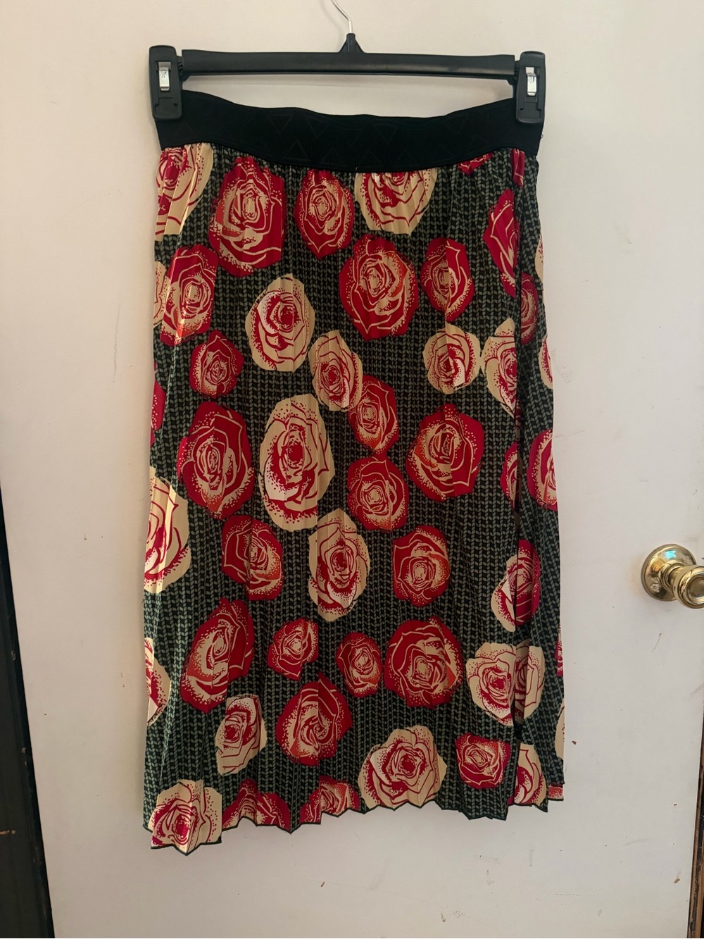 LuLaRoe Pleated Midi Skirt Floral Black Red Cream Elastic Waist Size S